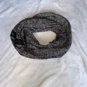 Ivivva infinity scarf